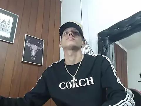 Freechat GaboReyes on StripChat