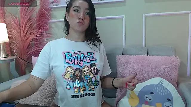 GagingZharaa on StripChat 