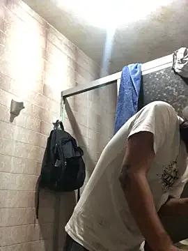 Ghostben — Cum desnudo en mincuarto