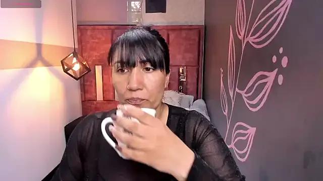 Freechat GiaFox_ on StripChat