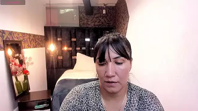 Freechat GiaFox_ on StripChat