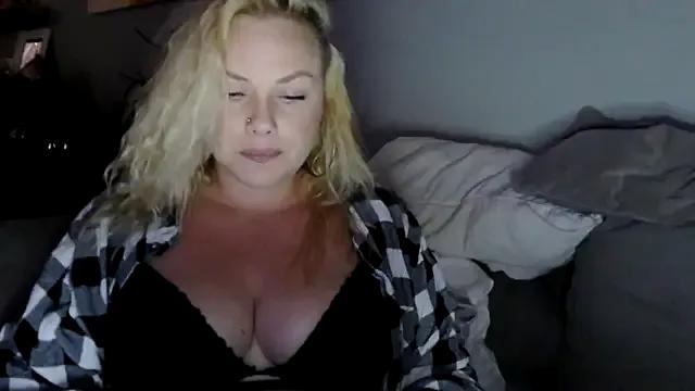 GiasSweetSinz — Dance & Strip