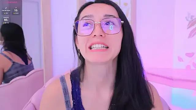 Ginevra_esposito — Take Off My Top and Rub My Nipples 