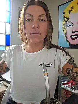 goddessfoxyla — Show culo o tetas
