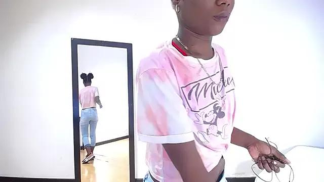 Freechat goldenn_ass1 on StripChat