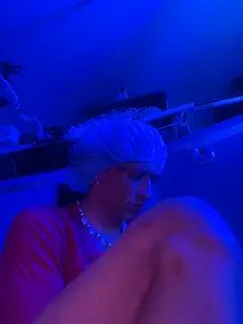 gurlnips — Body mod | Forked tongue surgery split