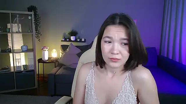 Halle_Berrry — handbra