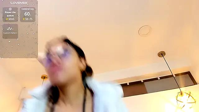 Freechat Hanna_Cornee_ on StripChat