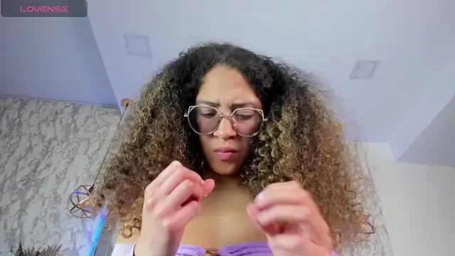 Freechat Hanna_Cornee_ on StripChat