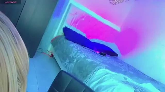 Freechat HANNAH_BACKERS on StripChat