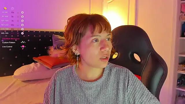 Freechat hey_noraly on StripChat