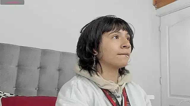 Freechat hey_noraly on StripChat