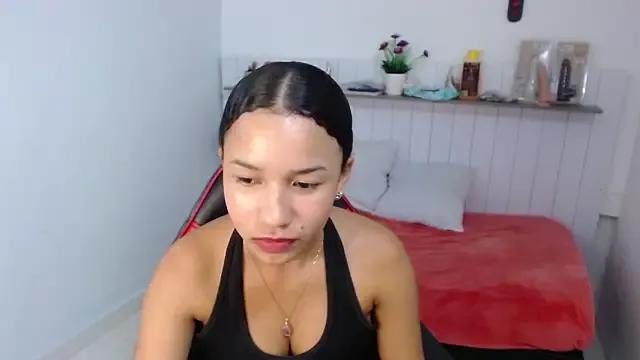 Hillary_Bel — SHOW TITS