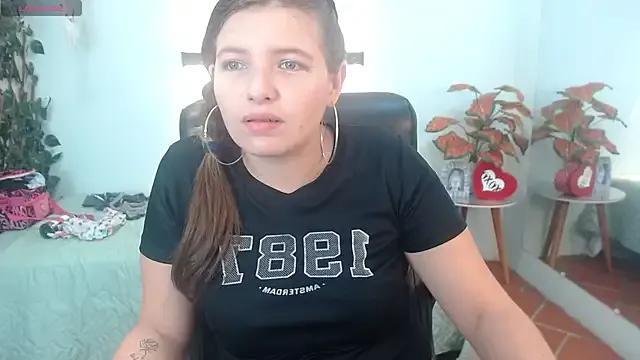 Hills_Mia — squirt