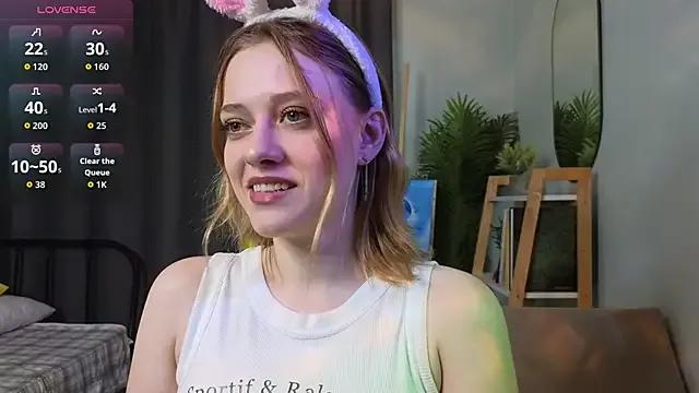 StripChat HollieCollelo is Freechat HollieCollelo — take off your top