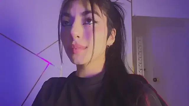 Hollyxx_ on StripChat 