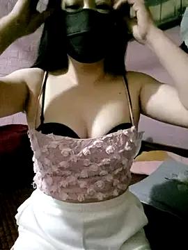 HoneyLy — Freechat on StripChat