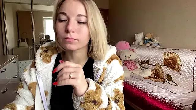 StripChat HoppedArea is Freechat HoppedArea — kiss the camera :3