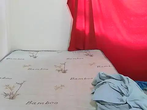 Horny-Alicia — DOGGY