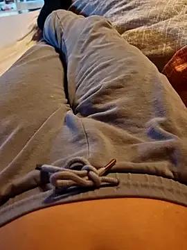 Horny_mummy — Zieh die Hose aus mummy! LT GET VIDEO