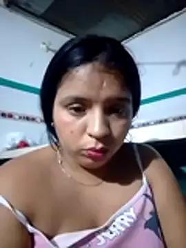 hot-mom72 — STRANGER PUTS FINGERS IN MY PUSSY