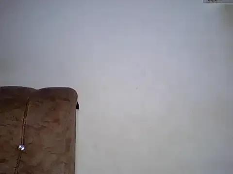 HOTBABE17 — YOUR HORNY SLUT SQUIRT N CUM