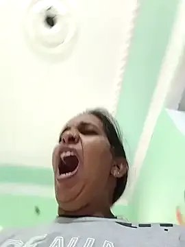 Hotty-Nidhi on StripChat 