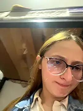 imariahot — zoom pussy + 5 photos for you!!