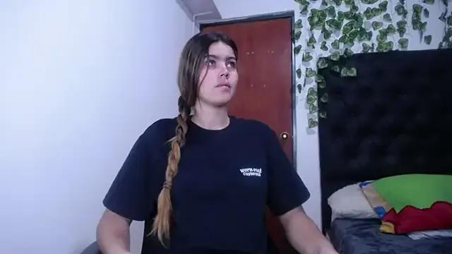 isabel_09 — in 4 + show pussy