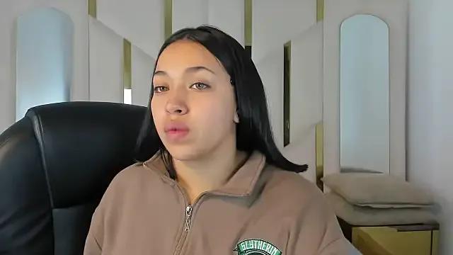 Freechat IsabellRodriguez18 on StripChat