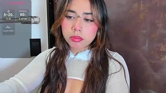 Freechat issie_cute on StripChat