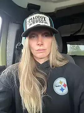 Freechat ItsDanniG on StripChat