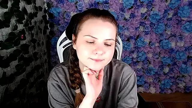 Freechat IxxiLiana on StripChat