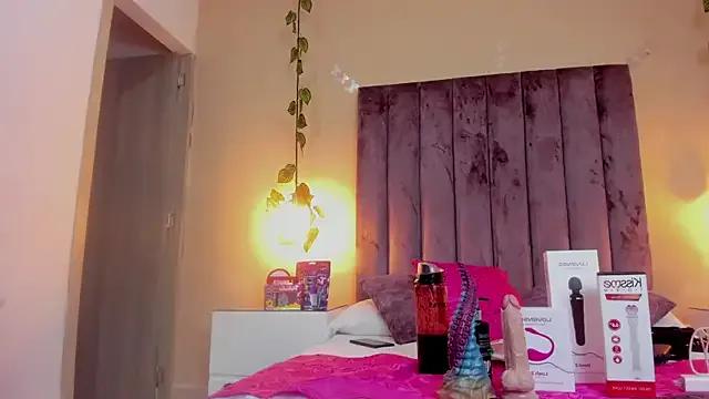 Jasmine_Wolf — Toungue and Feet Masturbation 