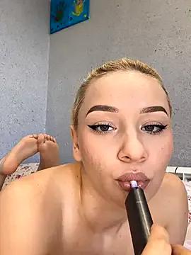 JennaOluretn on StripChat 