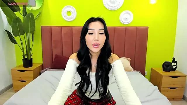 Jennifer_Munoz — tease round ass