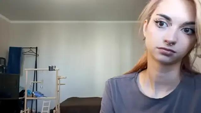 JillianBozak — air kiss^^