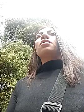 Jissel-12 — Out tits in park