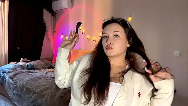 JowlySpare — Lick lips close up cam