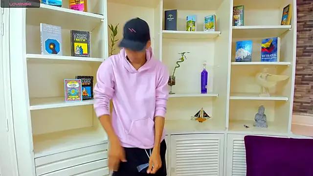 Juicy_Crew — suck cock + fuck face 