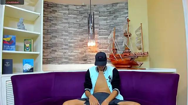 Juicy_Creww — SHOW COCK + SUCK COCK 