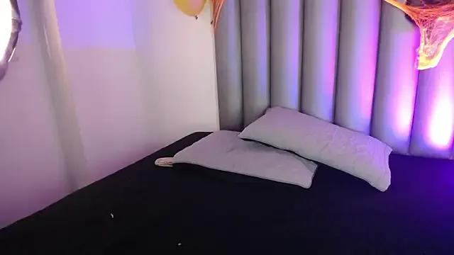 juliana-97 — red ass