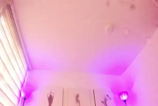 Freechat Juliana_Saenzz on StripChat