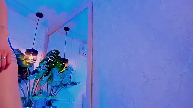 Juliana_Suarezz — Fingering pussy so bad 
