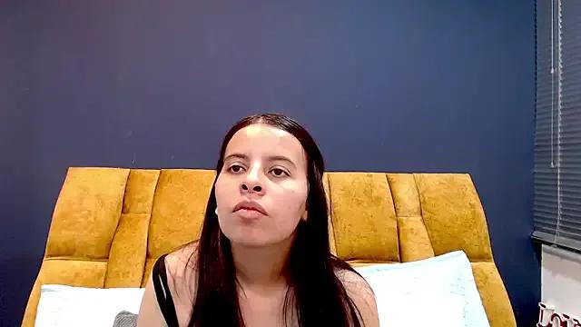 Juliawaine — Playing with my pussy