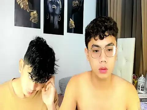 JuliuswildCock — 2 BIG COCKS WAS READY TO EXPLODE 