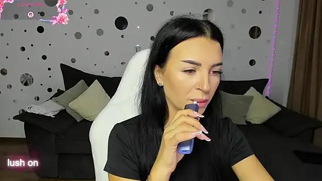 Freechat Just_Mira_ on StripChat