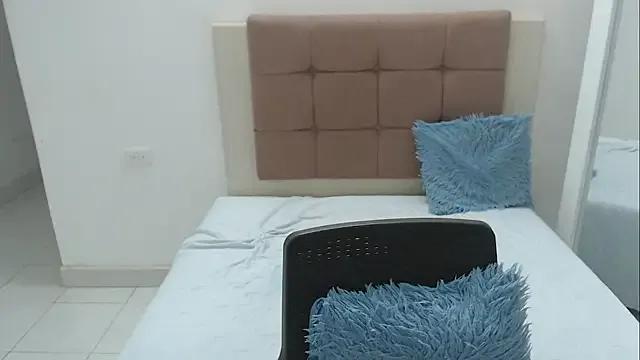 kami_guzman — show tits