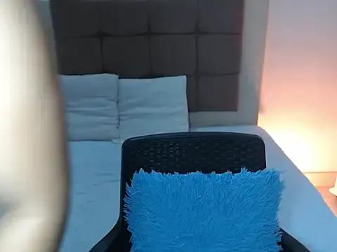kami_guzman — play my pussy