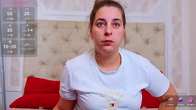 Freechat KarinaNoir on StripChat